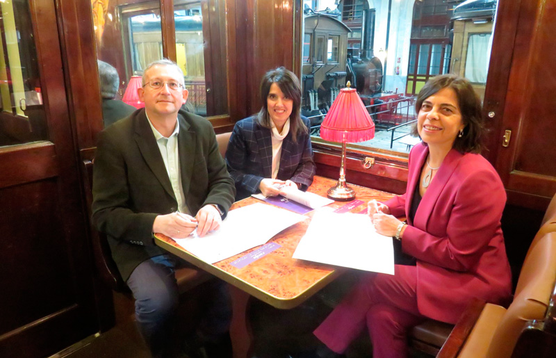 El director del Museo del Ferrocarril de Madrid, Francisco Polo, con Sonia Araujo, directora general de Renfe Viajeros, y Silvia S�nchez, directora de Estrategia y Desarrollo de Plena Inclusi�n Madrid
