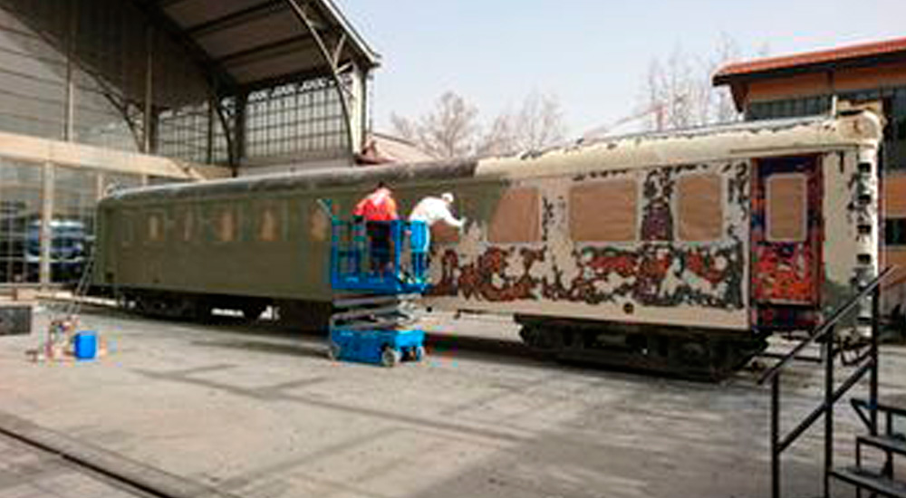 El Museo restaura dos coches de su colecci�n