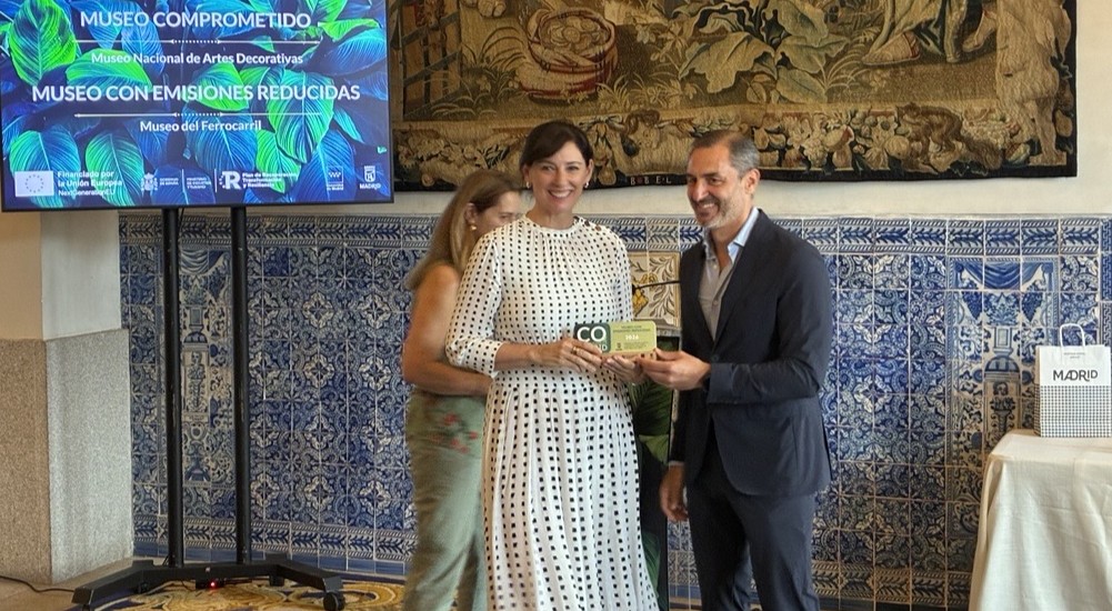 El Museo del Ferrocarril recibe del Ayuntamiento de Madrid el distintivo ‘Museo con emisiones reducidas 2026’ El Museo del Ferrocarril recibe del Ayuntamiento de Madrid el distintivo ‘Museo con emisiones reducidas 2026’