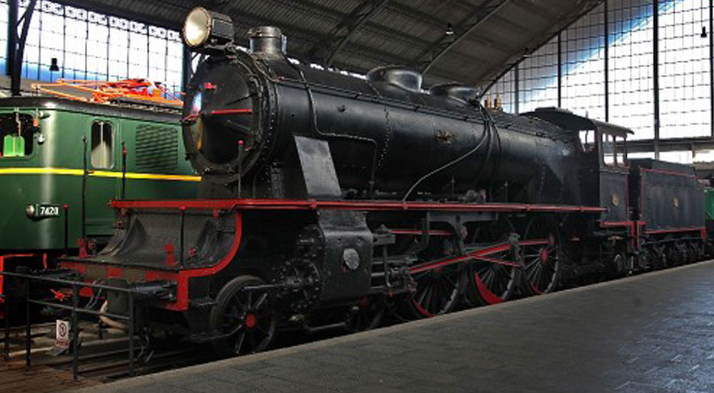 Locomotora de vapor RENFE 231-2006: pieza destacada de la colecci�n del Museo del Ferrocarril de Madrid