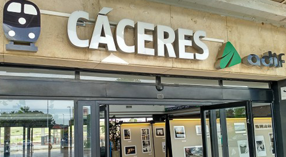�Caminos de Hierro�, im�genes del ferrocarril en la estaci�n de C�ceres